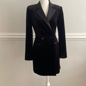 Women Black Velvet Longline Blazer size small.